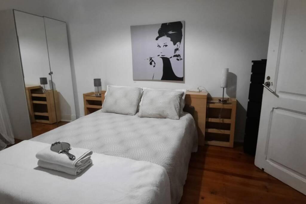 Charming Sunny Terrace / One Bedroom Apartment Lisbona Esterno foto
