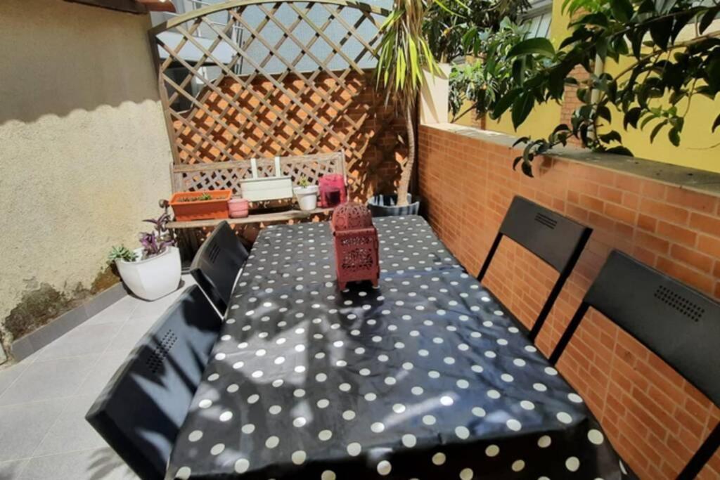 Charming Sunny Terrace / One Bedroom Apartment Lisbona Esterno foto