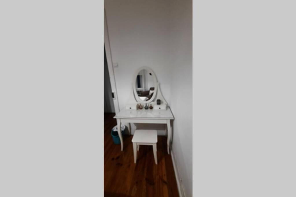 Charming Sunny Terrace / One Bedroom Apartment Lisbona Esterno foto